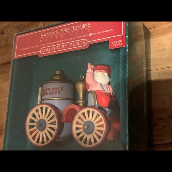 Vintage 1985 Hallmark Ornament Santa’s Fire Engine - Picture 3 of 3